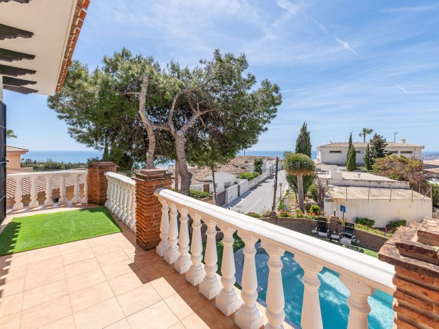 Villa avec 4 Chambres  à Benalmadena