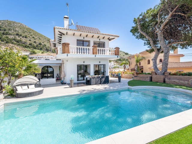Villa avec 4 Chambres  à Benalmadena