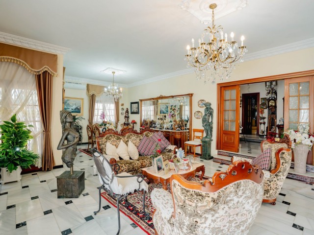 5 Makuuhuoneen Huvila Los Pacos