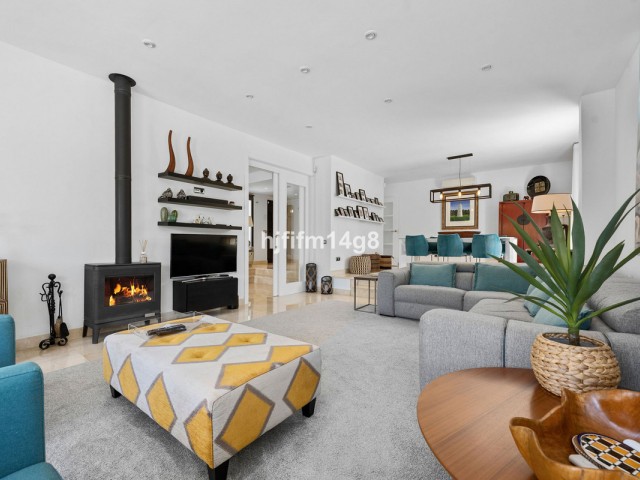5 Bedrooms Villa in Nueva Andalucía