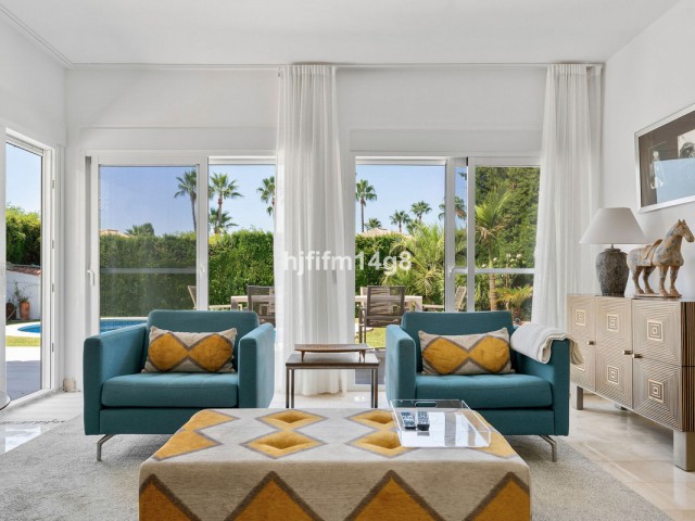 5 Bedrooms Villa in Nueva Andalucía