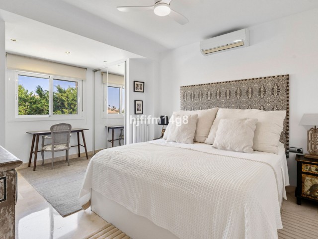 5 Bedrooms Villa in Nueva Andalucía