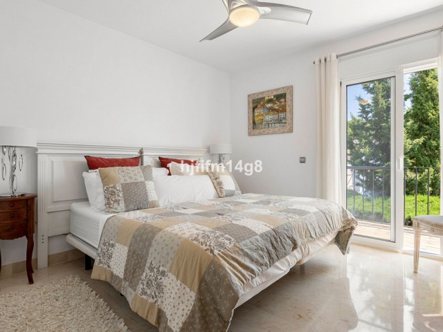 5 Bedrooms Villa in Nueva Andalucía