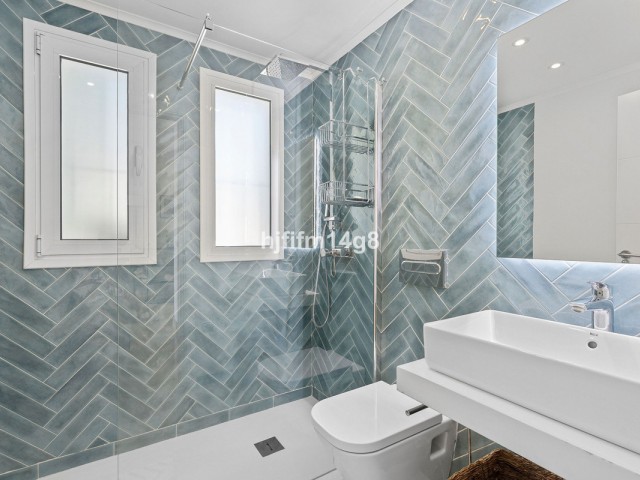 5 Bedrooms Villa in Nueva Andalucía