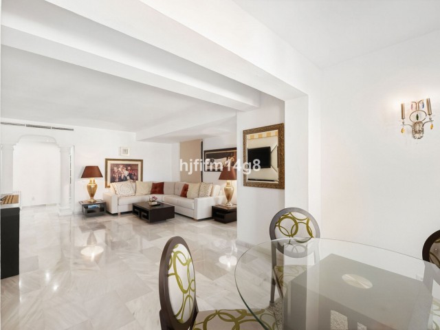 2 Bedrooms Apartment in Puerto Banús