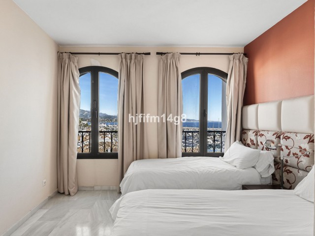 2 Bedrooms Apartment in Puerto Banús