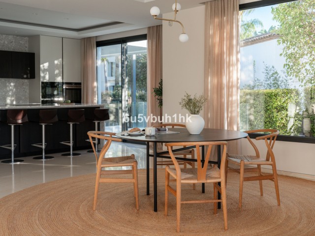 Villa avec 6 Chambres  à Marbella