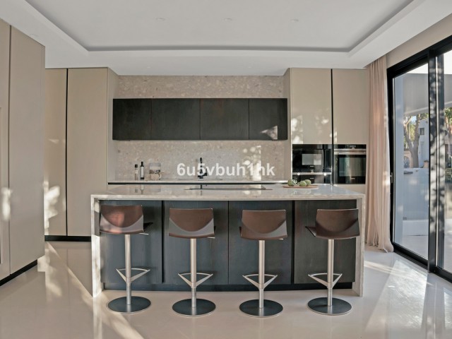 Villa avec 6 Chambres  à Marbella