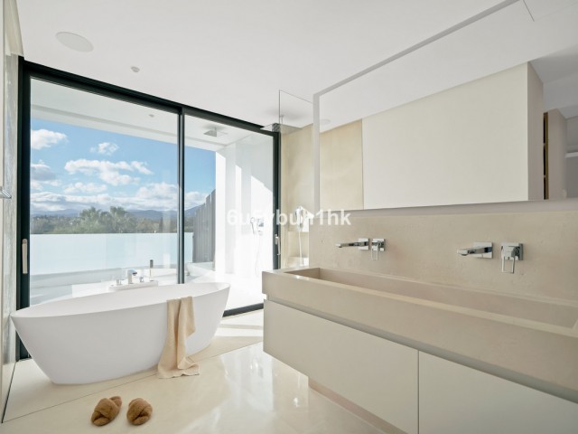 Villa avec 6 Chambres  à Marbella