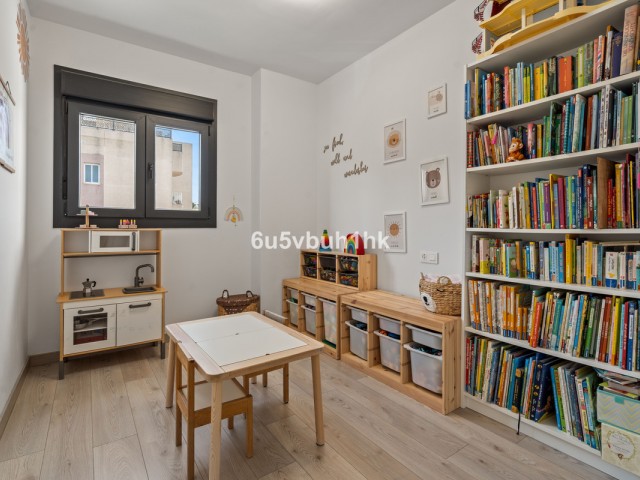 Appartement avec 4 Chambres  à Estepona