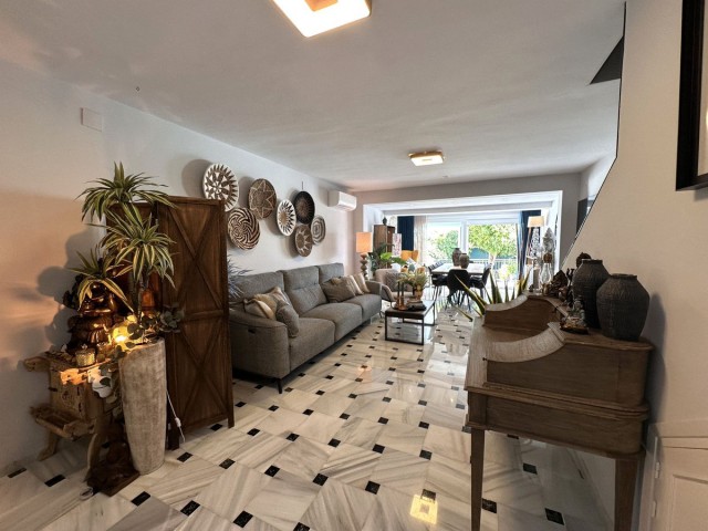 Adosado con 2 Dormitorios  en Benalmadena