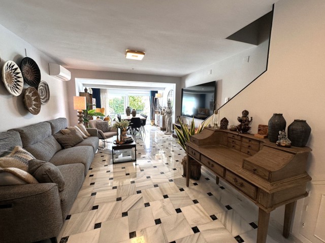 Adosado con 2 Dormitorios  en Benalmadena