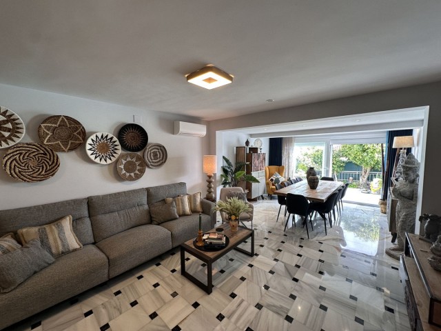 Adosado con 2 Dormitorios  en Benalmadena