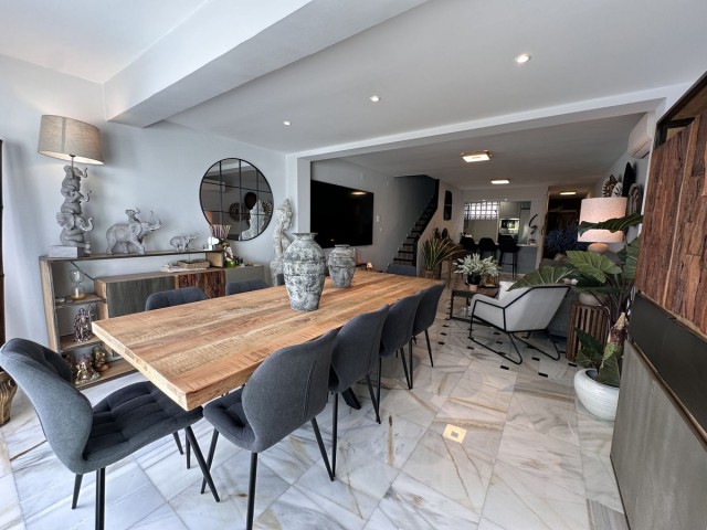 Adosado con 2 Dormitorios  en Benalmadena