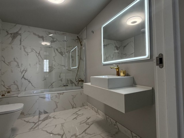 Appartement avec 2 Chambres  à Estepona