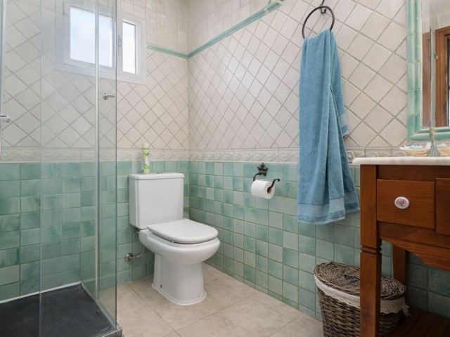 Appartement avec 3 Chambres  à Estepona