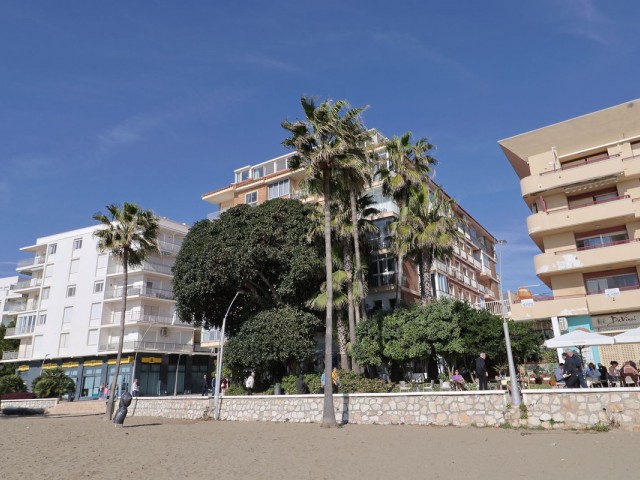 Appartement avec 3 Chambres  à Estepona