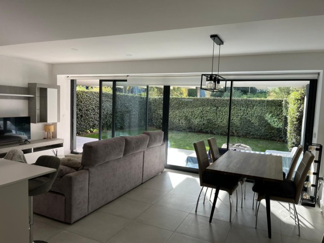 3 Bedrooms Apartment in Selwo