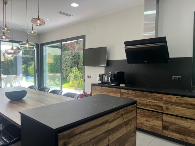 6 Makuuhuoneen Huvila Nagüeles