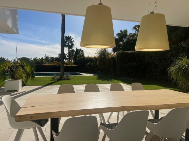 6 Makuuhuoneen Huvila Nagüeles