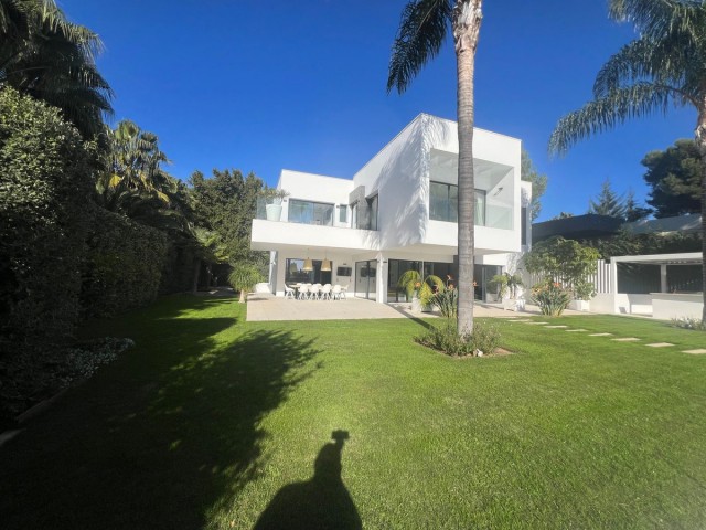 6 Makuuhuoneen Huvila Nagüeles