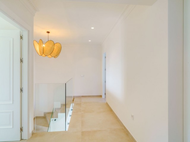 6 Bedrooms Villa in Marbella