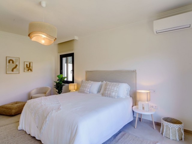 6 Bedrooms Villa in Marbella