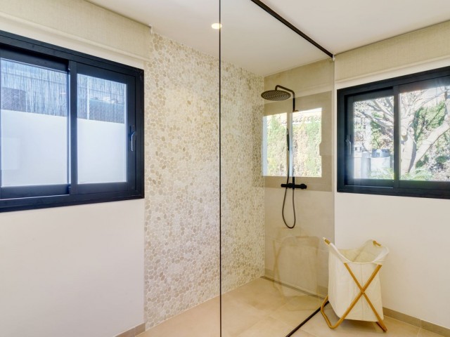 6 Bedrooms Villa in Marbella