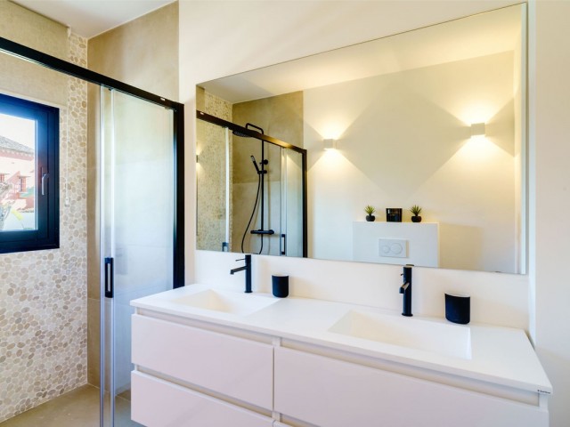6 Bedrooms Villa in Marbella