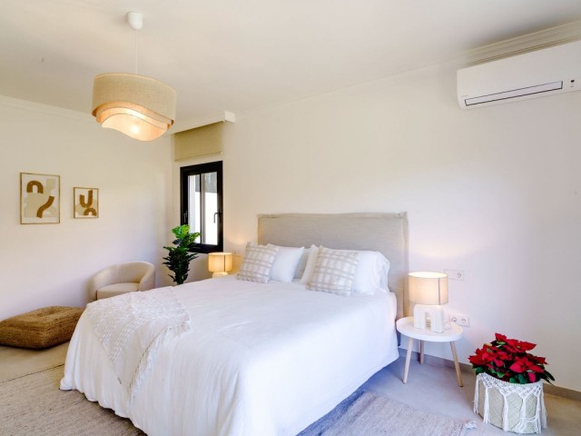 6 Bedrooms Villa in Marbella