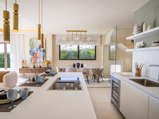 4 Bedrooms Villa in New Golden Mile