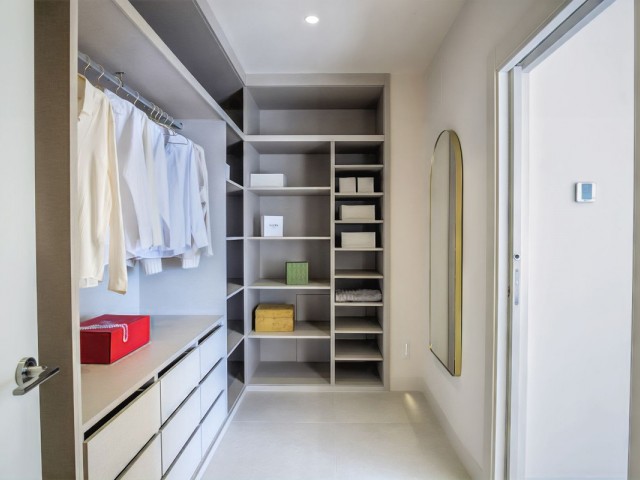 4 Bedrooms Villa in New Golden Mile