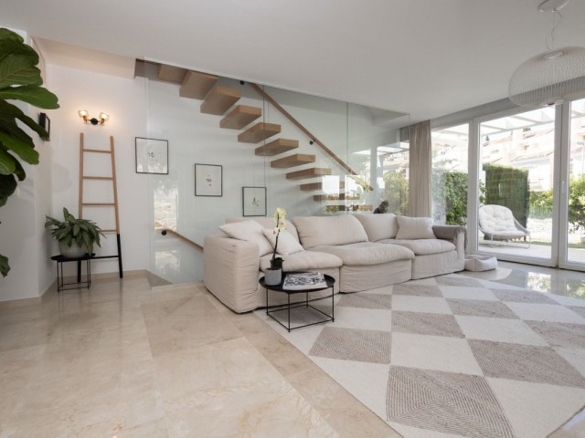 4 Bedrooms Townhouse in Calahonda