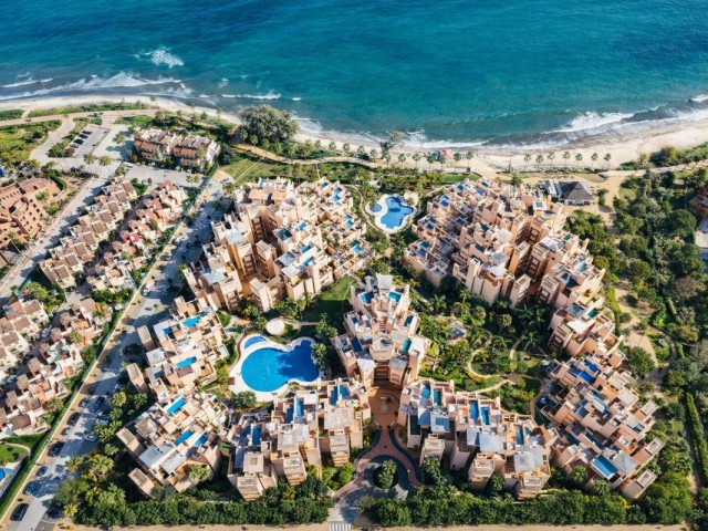 4 Bedrooms Apartment in Estepona