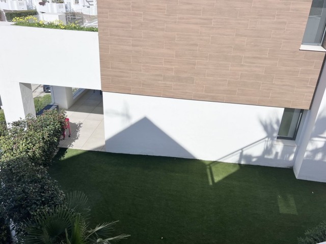 Apartamento con 3 Dormitorios  en Artola