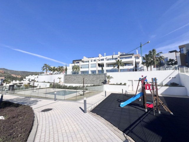 Apartamento con 3 Dormitorios  en Artola