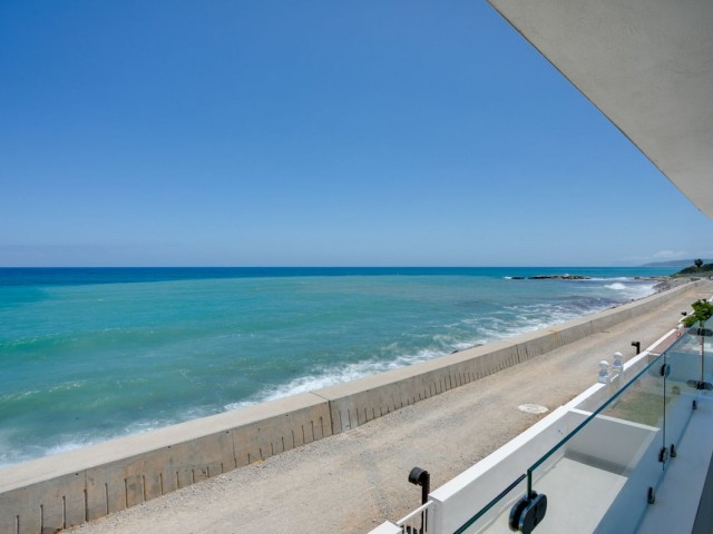 3 Bedrooms Villa in Estepona