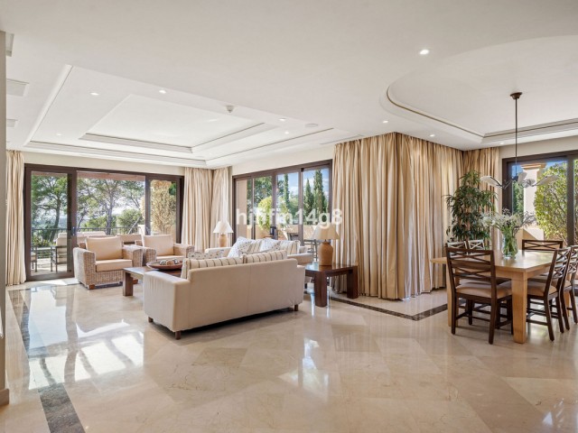 3 Bedrooms Apartment in Nueva Andalucía