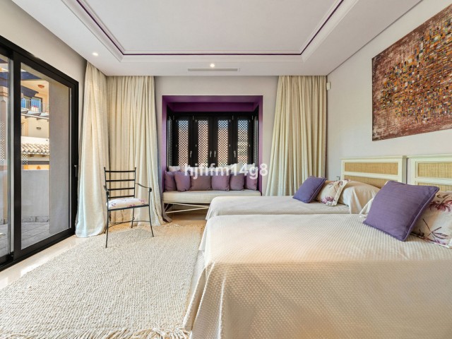 3 Bedrooms Apartment in Nueva Andalucía