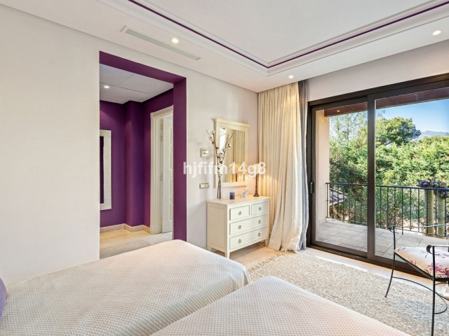 3 Bedrooms Apartment in Nueva Andalucía