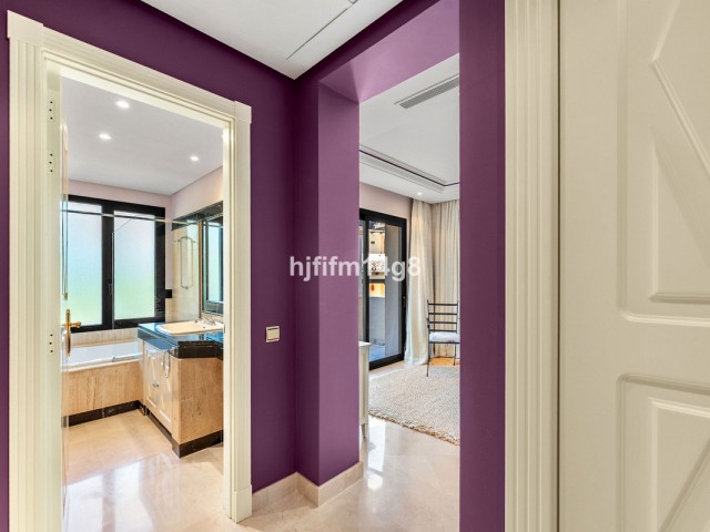 3 Bedrooms Apartment in Nueva Andalucía