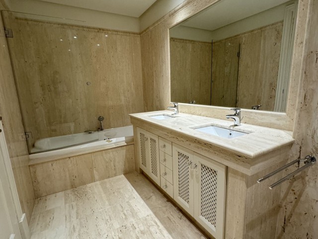 2 Makuuhuoneen Huoneisto Estepona