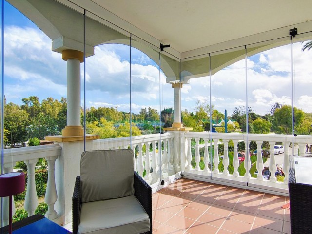 4 Bedrooms Apartment in Nueva Andalucía