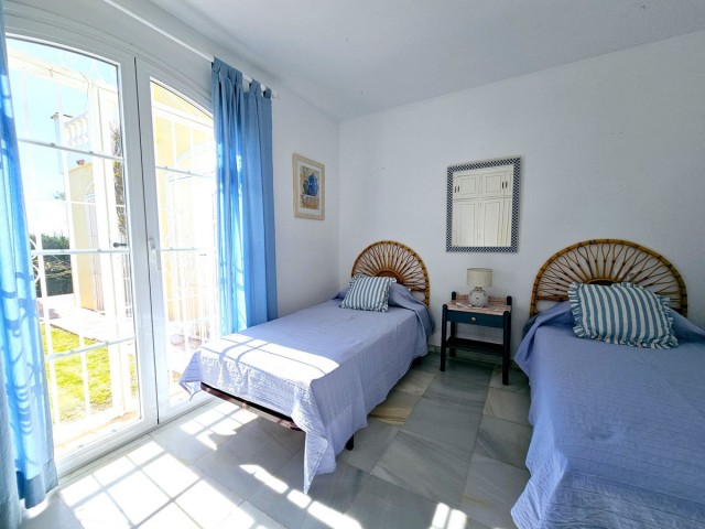 5 Bedrooms Villa in Benahavís