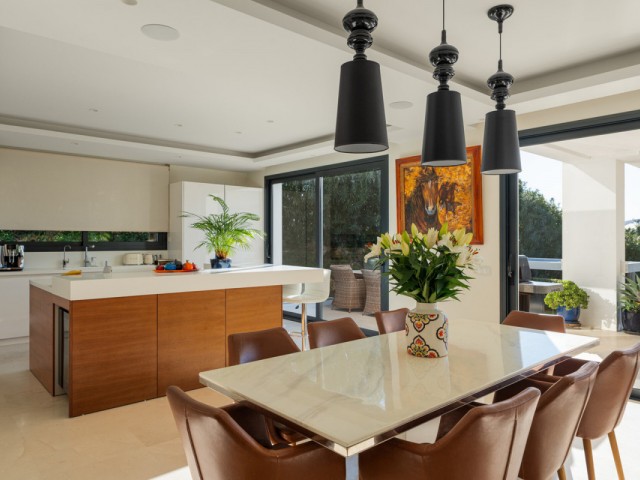 6 Bedrooms Villa in Nueva Andalucía