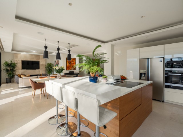 6 Bedrooms Villa in Nueva Andalucía