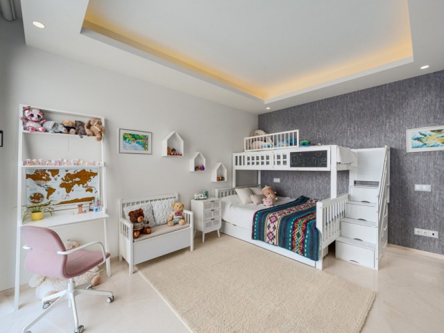 6 Bedrooms Villa in Nueva Andalucía