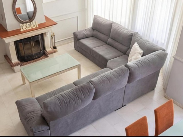 3 Schlafzimmer Reihenhaus in Nueva Andalucía