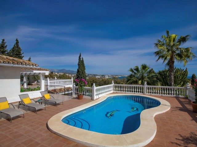 Villa con 5 Dormitorios  en Torrenueva