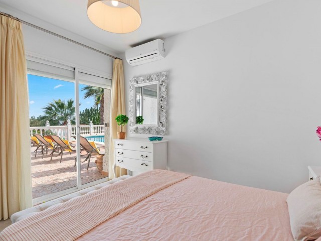 Villa con 5 Dormitorios  en Torrenueva